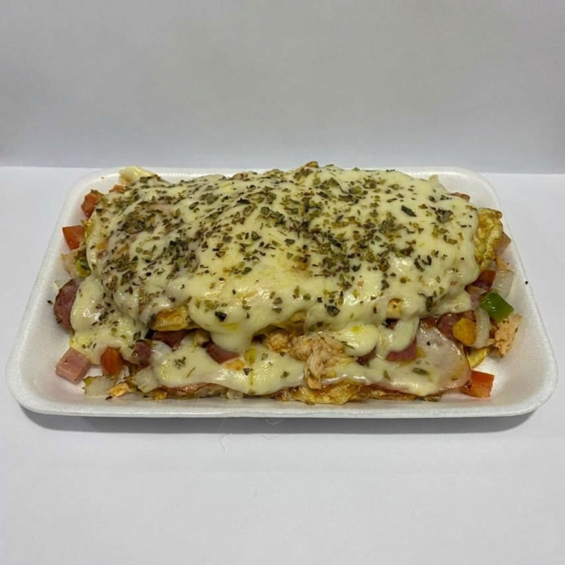 3 ovos, Tomate, Cebola, Pimentão, Presunto, Muçarela, Orégano, Calabresa, Frango.