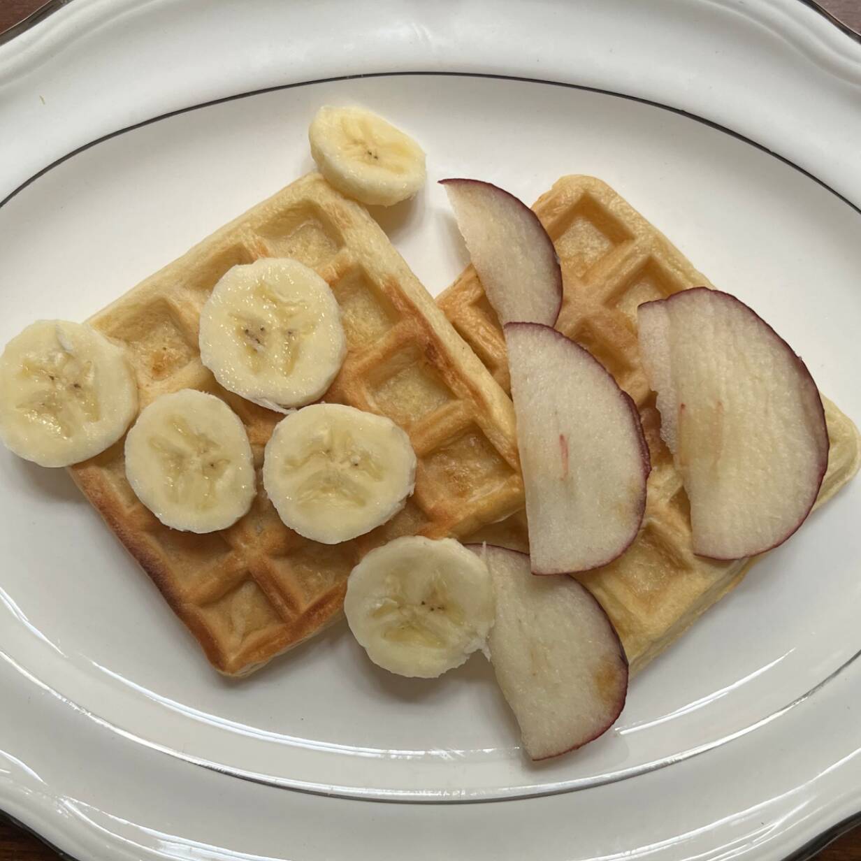 Waffles con Fruta de Estación