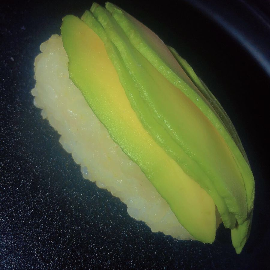 NIGUIRI AGUACATE