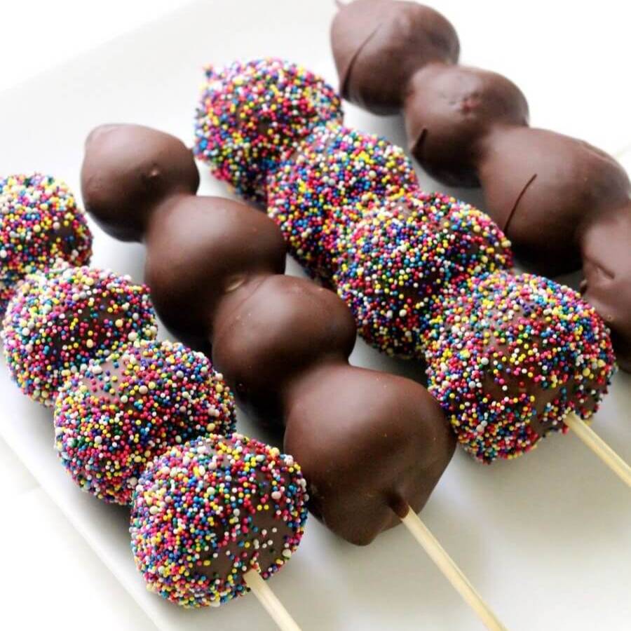 2 x $55 en BANDERILLAS DE FRESAS