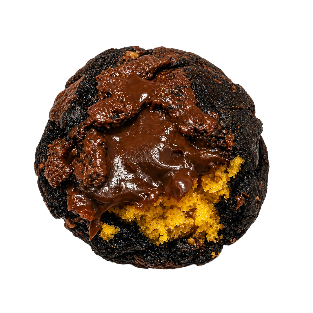 Massa Cacau Black, Bolo de cenoura e Bricadeiro de cholate dentro.
