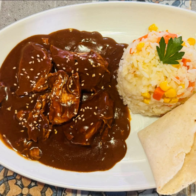Mole con Pollo