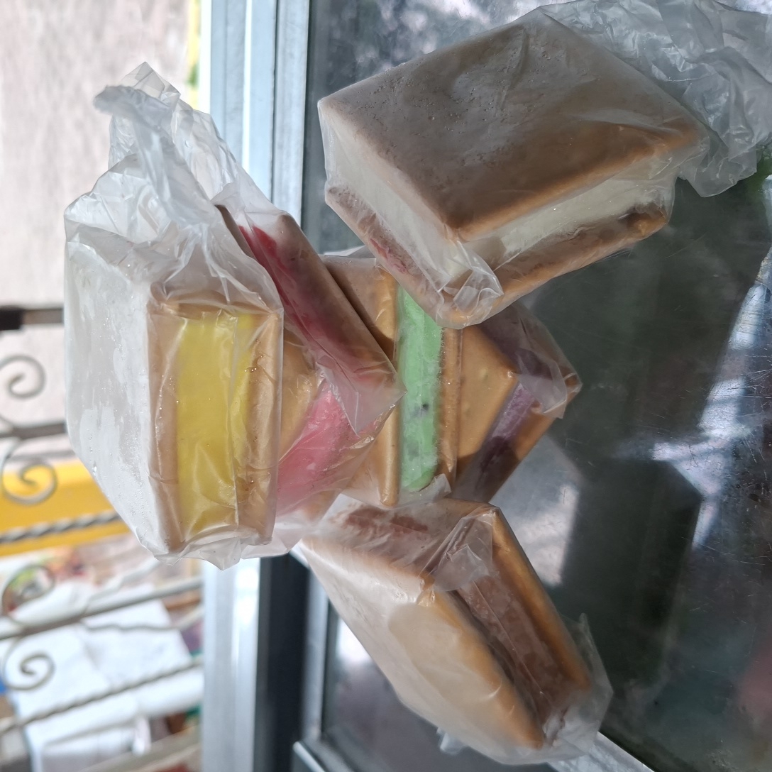 GALLETA CON HELADO