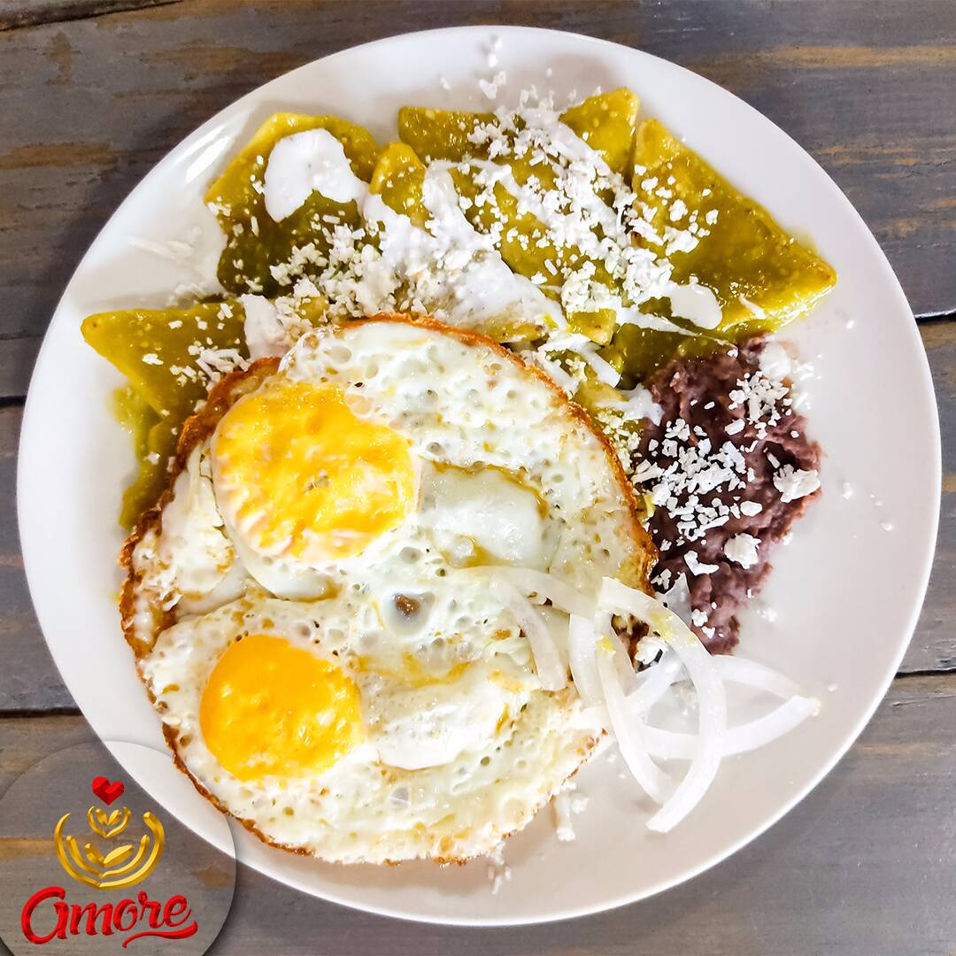 Chilaquiles Verdes con Huevo