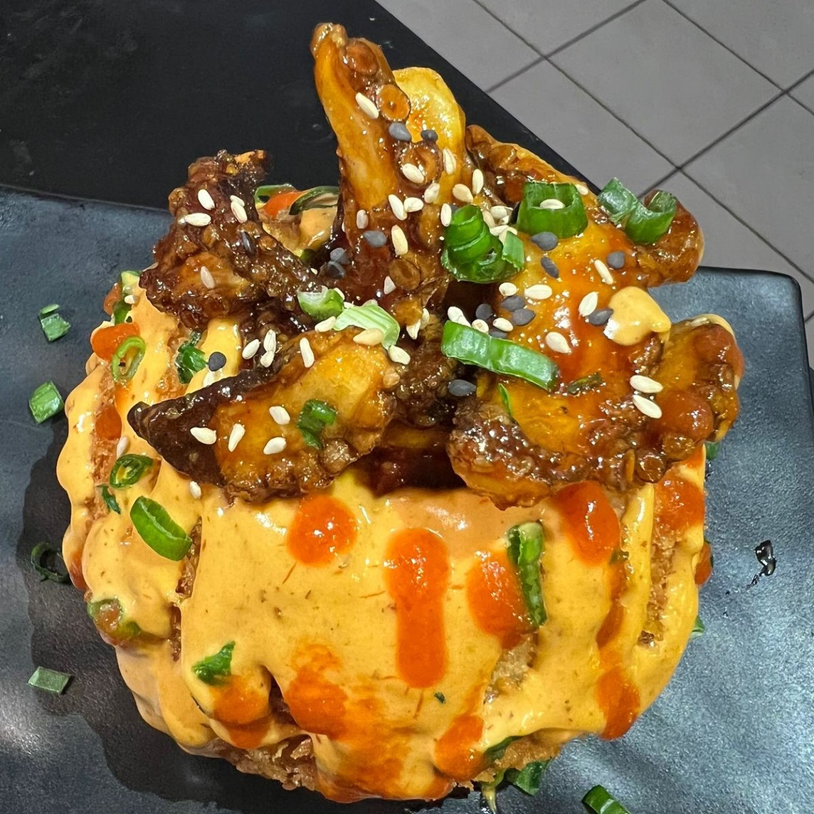 Bola de Arroz Emp con Pulpo