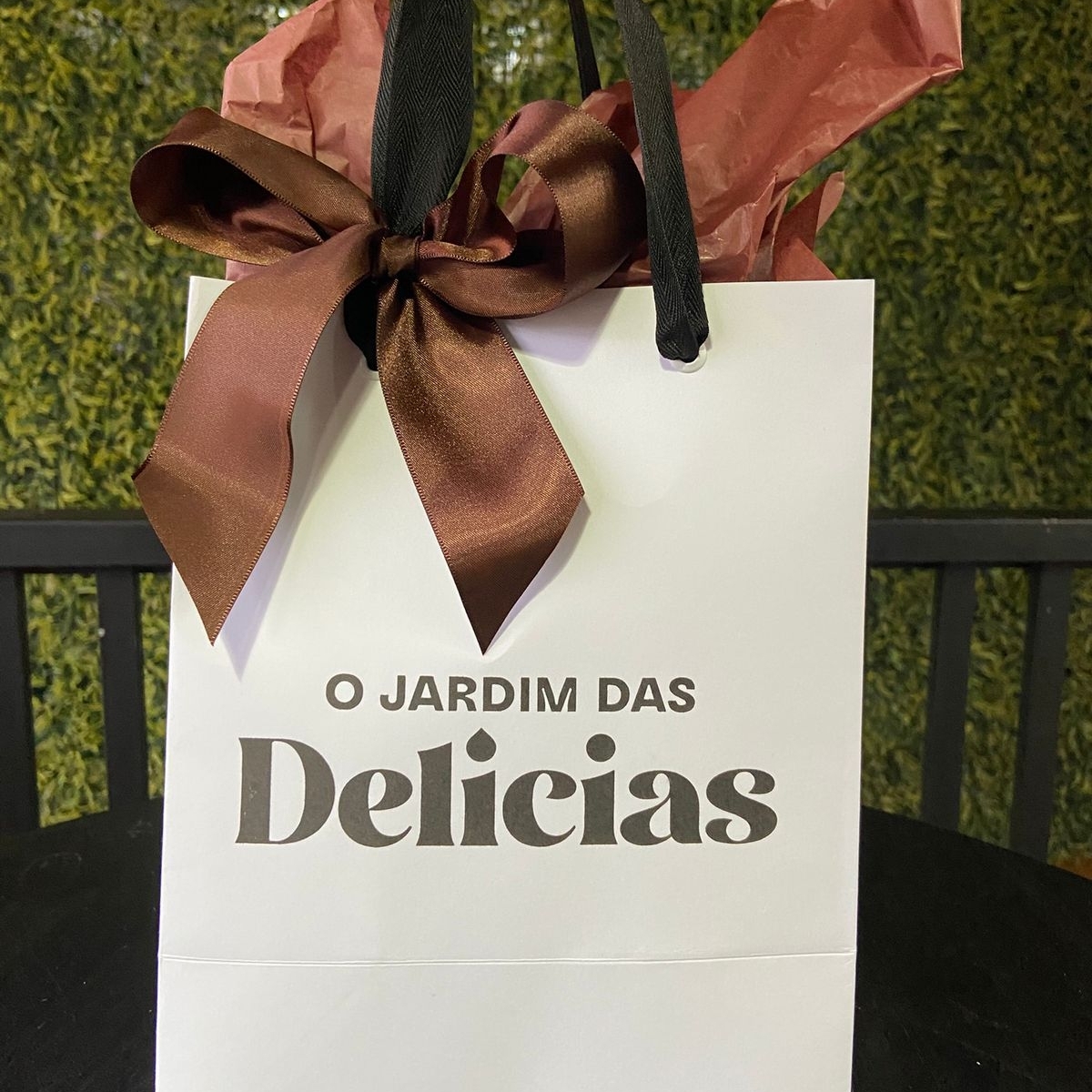 (19X12X22 cm) Ideal para você montar um mimo especial <3 Obs. POR FAVOR, COLOQUE NA OBSERVAÇÃO SE O PRESENTE É MASCULINO OU FEMININO. Obrigada!!