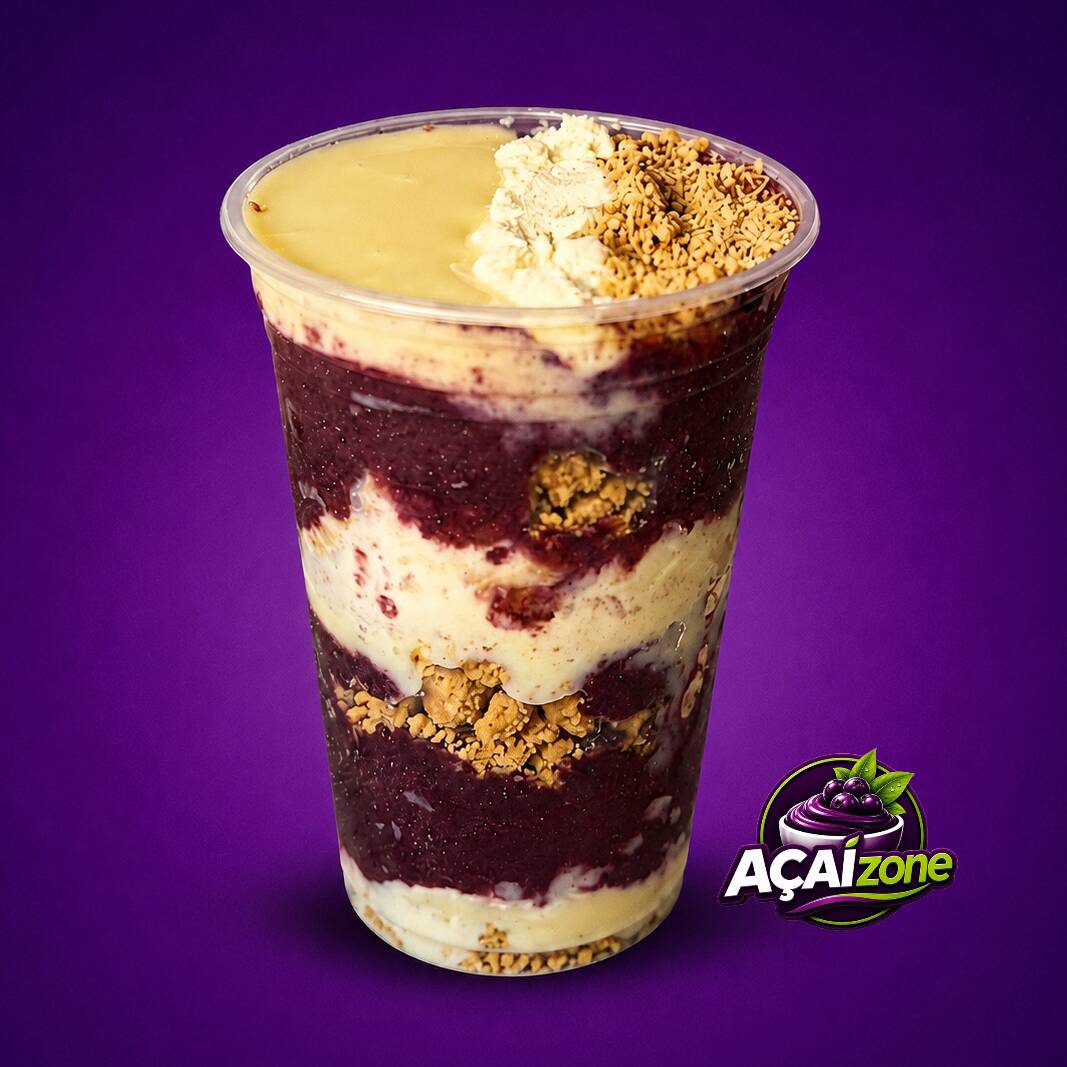 Açaí tradicional com leite em pó, paçoca e leite condensado.