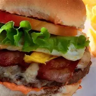 PÃO, CARNE, QUEIJO, CALABRESA, BACON, OVO, FRANGO, MILHO, SALADA E MOLHO