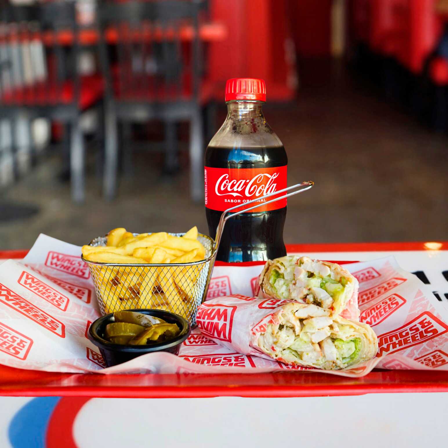 Combo Deluxe Burrito de Pollo con Una Coca Cola