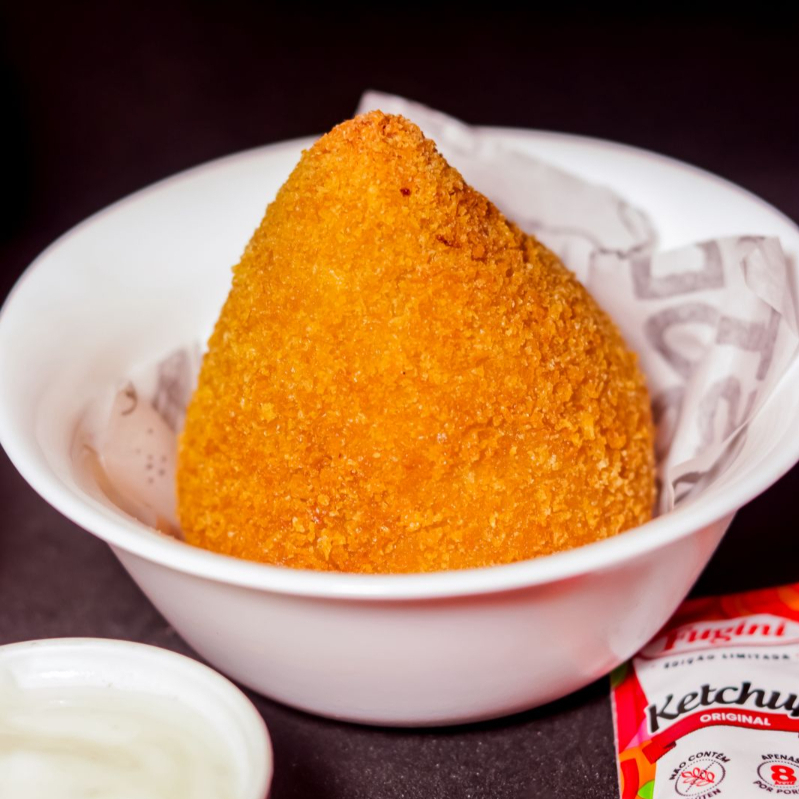 Massa De Batata. Recheio De Frango Desfiado Temperadinho Com Queijo Mussarela.