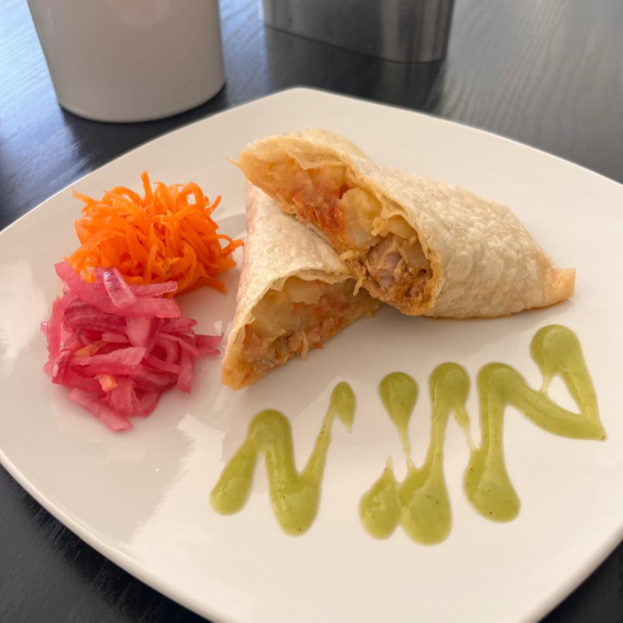 BURRITO HUEVO EN SALSA ROJA