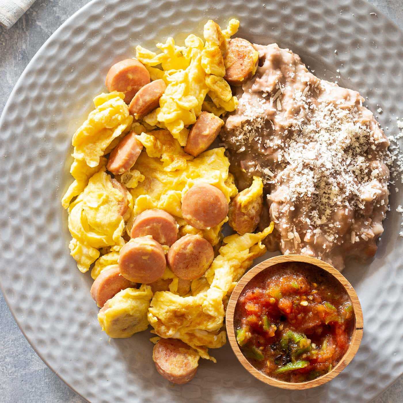 Huevos al Gusto con Salchicha.
