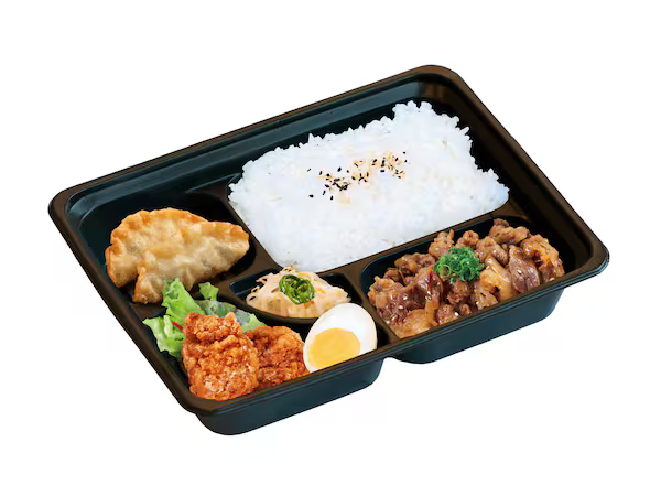 Teishoku de yakiniku (carne bovina de 100% angus fatiada), arroz japonês, kara ague, gyoza bovino, ovo