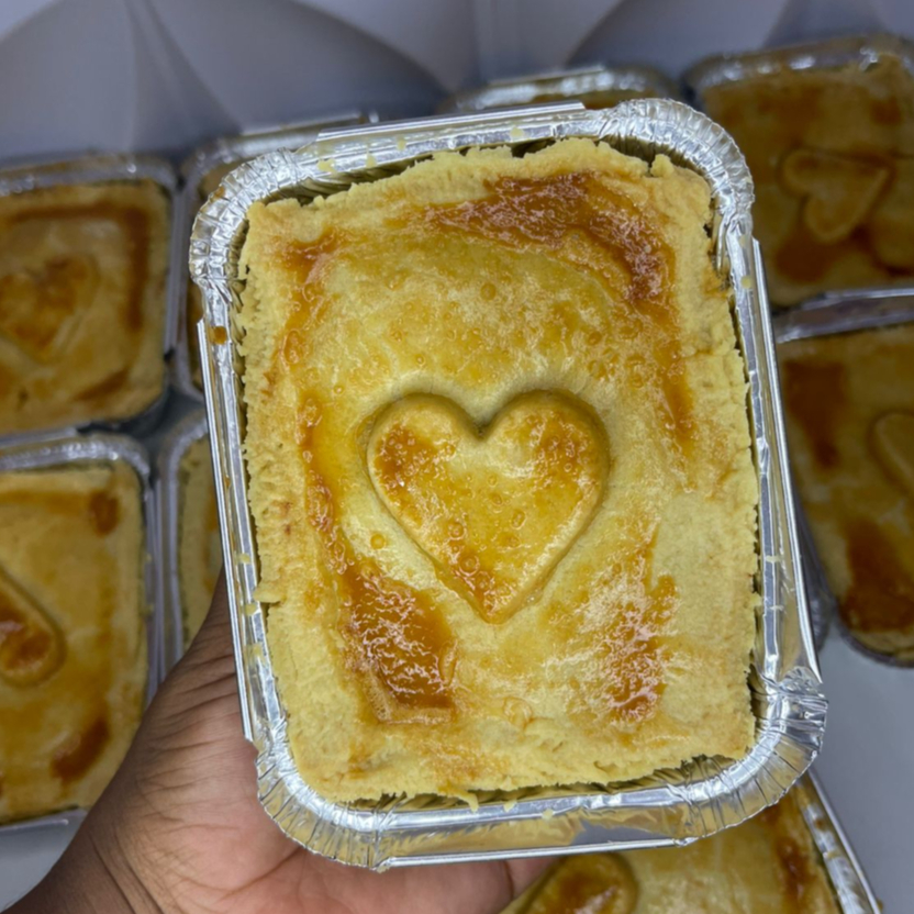 deliciosa massa fot=finha, com recheio maravilhoso com carne seca, banana da terra e queijo.