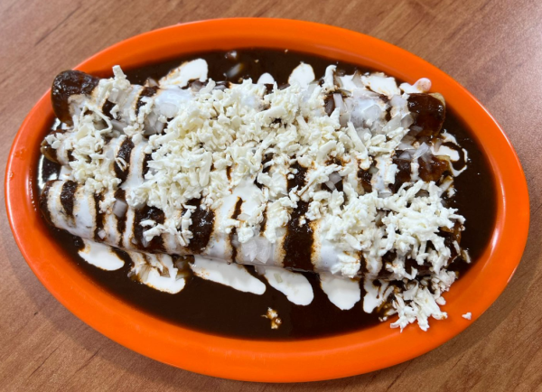 Flautas en Salsa Pasilla