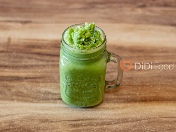 Smoothies verde (base de fruta y yogurt)