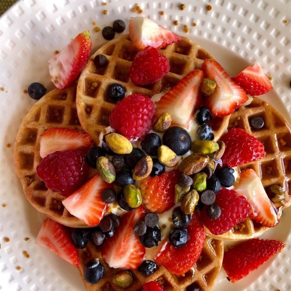 Orden de Waffles (3pzs) bañados en salsa de frutos