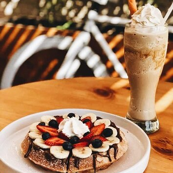Waffle + Frappé