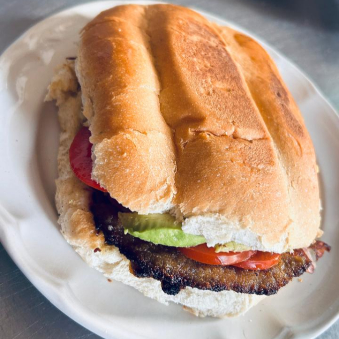 Torta de Milanesa C/Queso Oaxaca