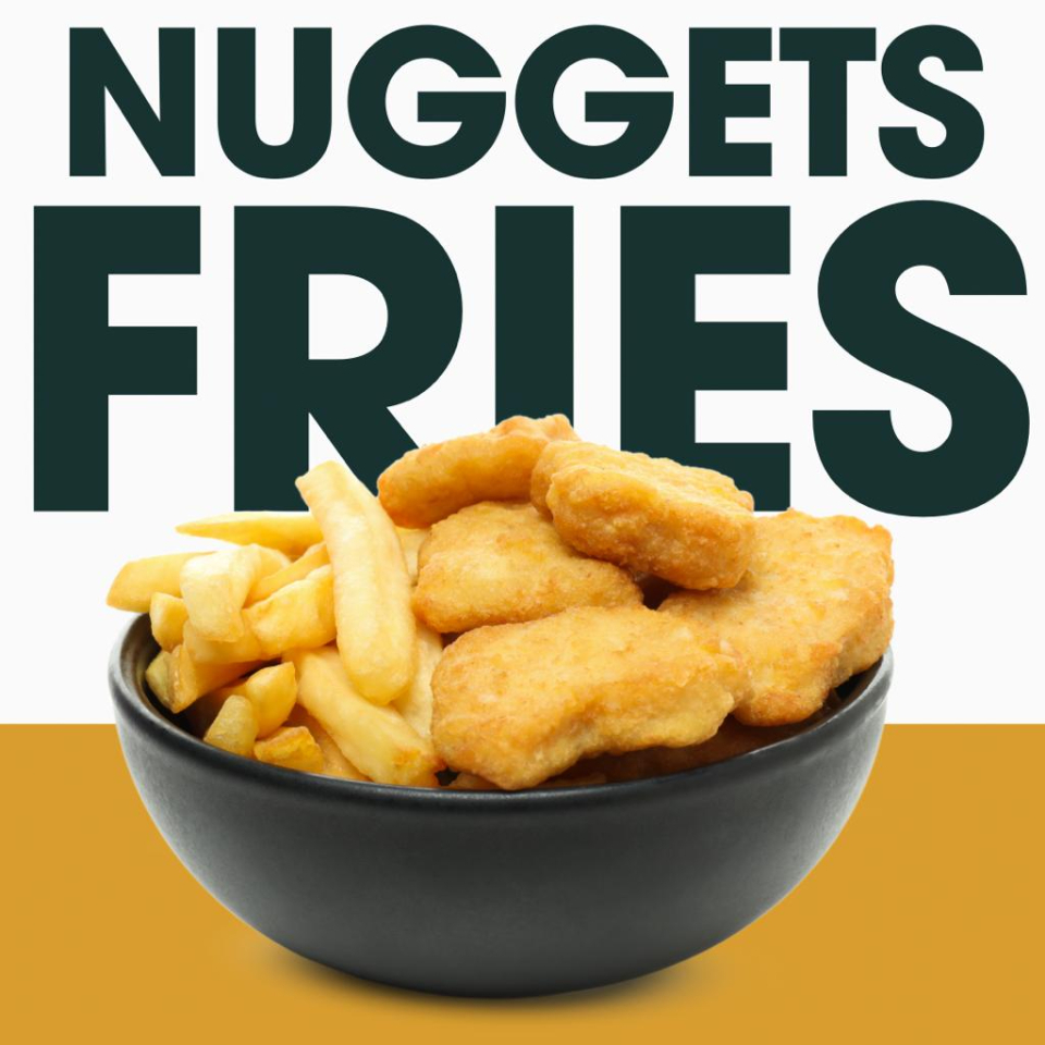 Nuggets con papas a la francesa