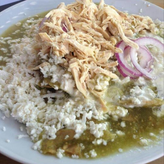Chilaquiles Verdes con Pollo