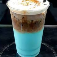 Latte Esencia Curacao en las Rocas (16 Onzas)