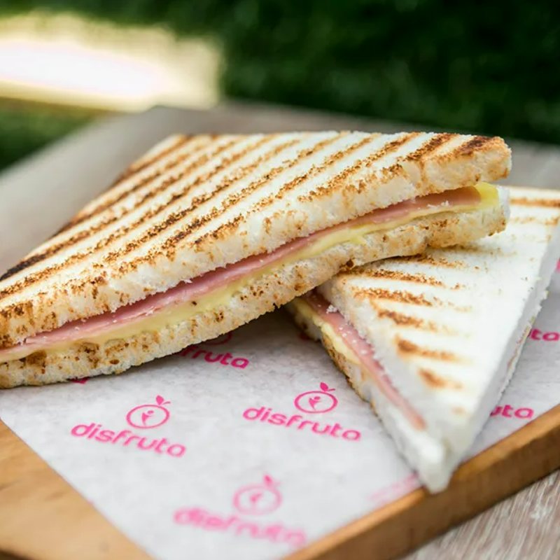 Combo Sandwich Mixto + Jugo