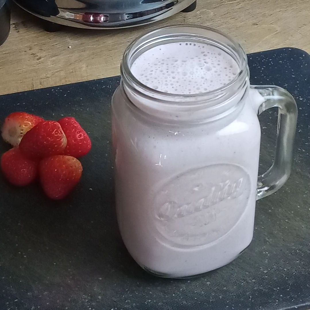 Licuado de Fresa, Plátano y Avena