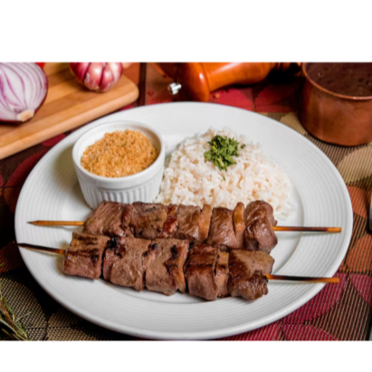 deliciosa marmita de churrasco com aquele arroz branquinho e temperado e bem gostoso com aquele feijao fresco e delicioso com 2 espeto de Carne fresco com aquela farofa da casa !