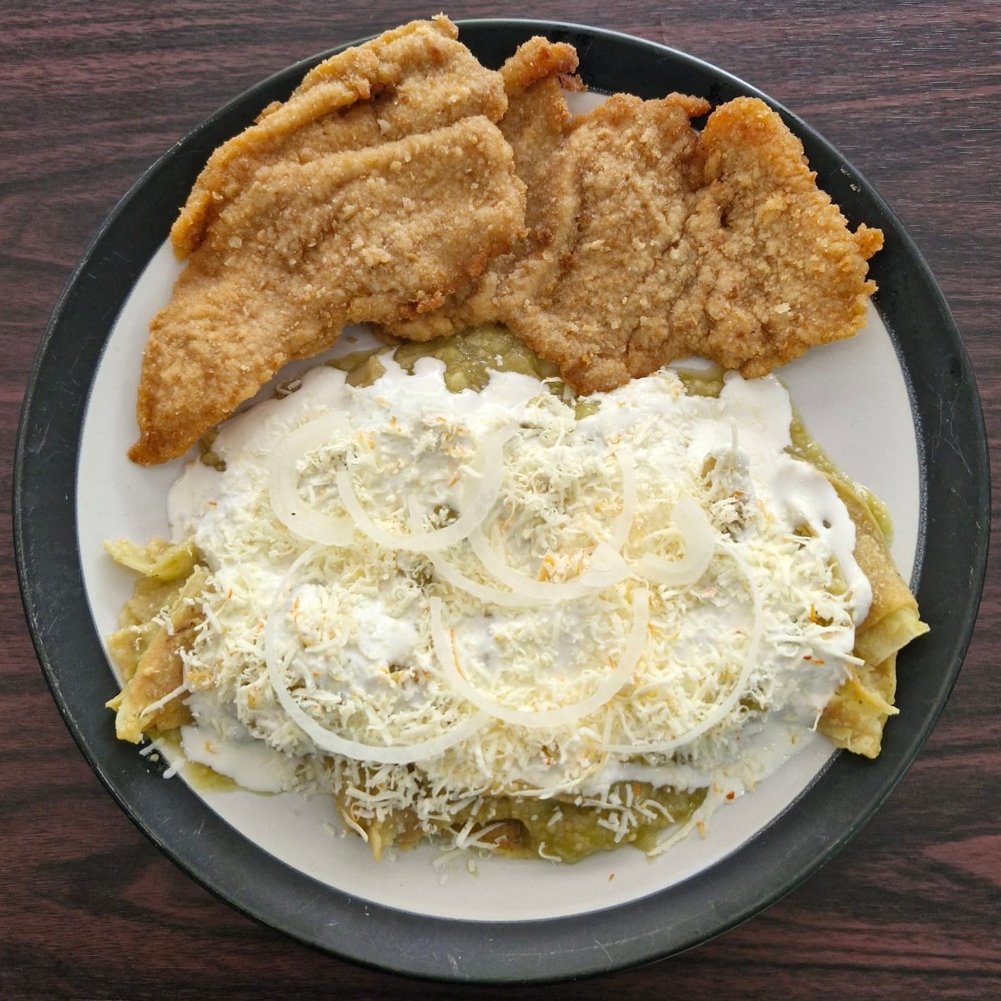 Chilaquiles con Milanesa de Pollo