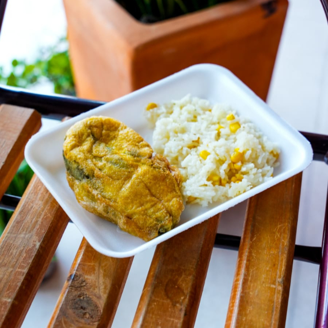 2 CHILES RELLENOS CON ARROZ