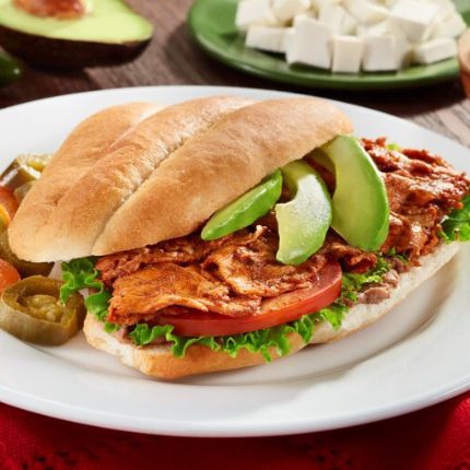 Lonche de picadillo rojo