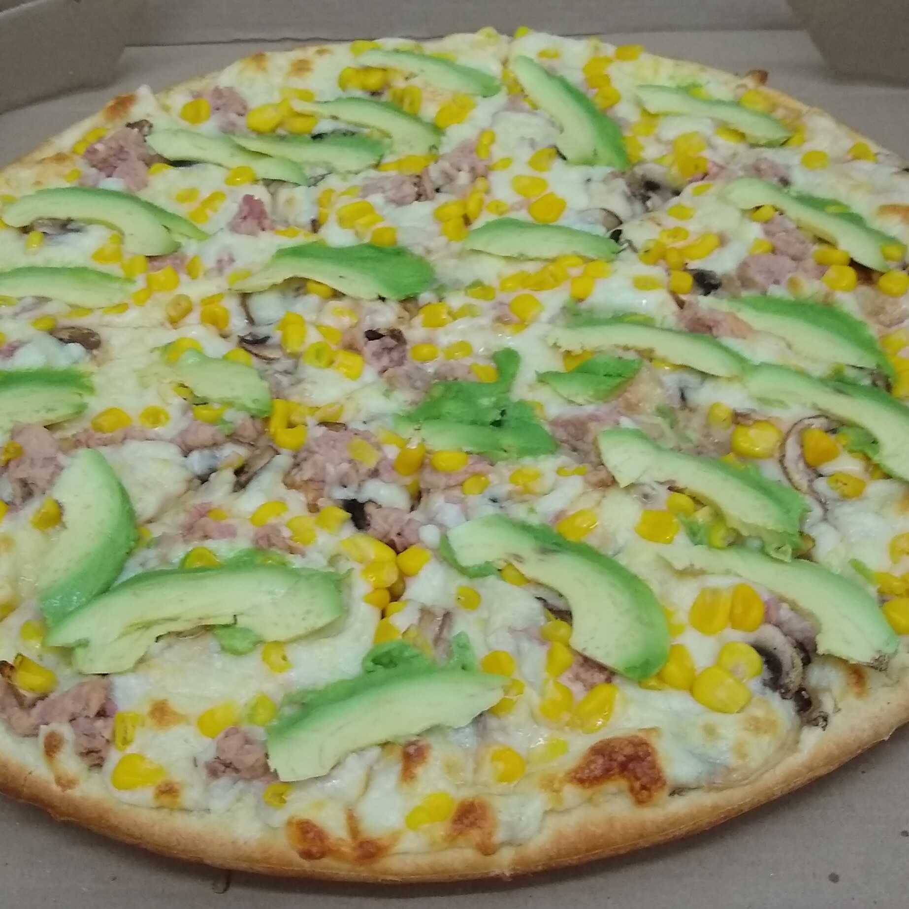 3 Pizzas Familiar 39 cm 12 Rebanadas c/u
