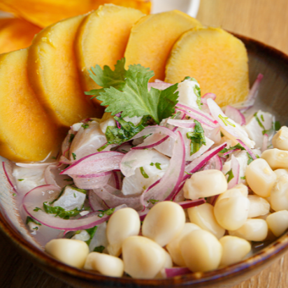 Ceviche de Pescado con Camote y Choclo + Bebida