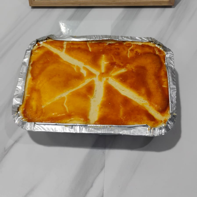 Empadão de Camarão recheado, com cream cheese, pesando em média 340 a 400g, serve pelo menos 2 pessoas.