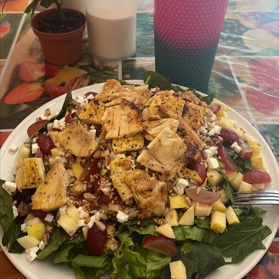 Ensalada La nieta con agua de litro del dia