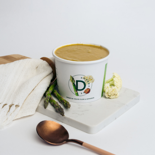 (Consumo imediato) Um creme de couve-flor batido com aspargos e mais aspargos em cima pra decorar... Simplesmente, divino! Como tudo que a gente faz, esta sopa é sem conservantes, sem lactose, sem glúten e temperado só com ingredientes naturais como os que sua avó tinha em casa. *Esta sopa é produzida no Dia e chega quentinha na sua casa. (Porção 400g: 181 kcal)