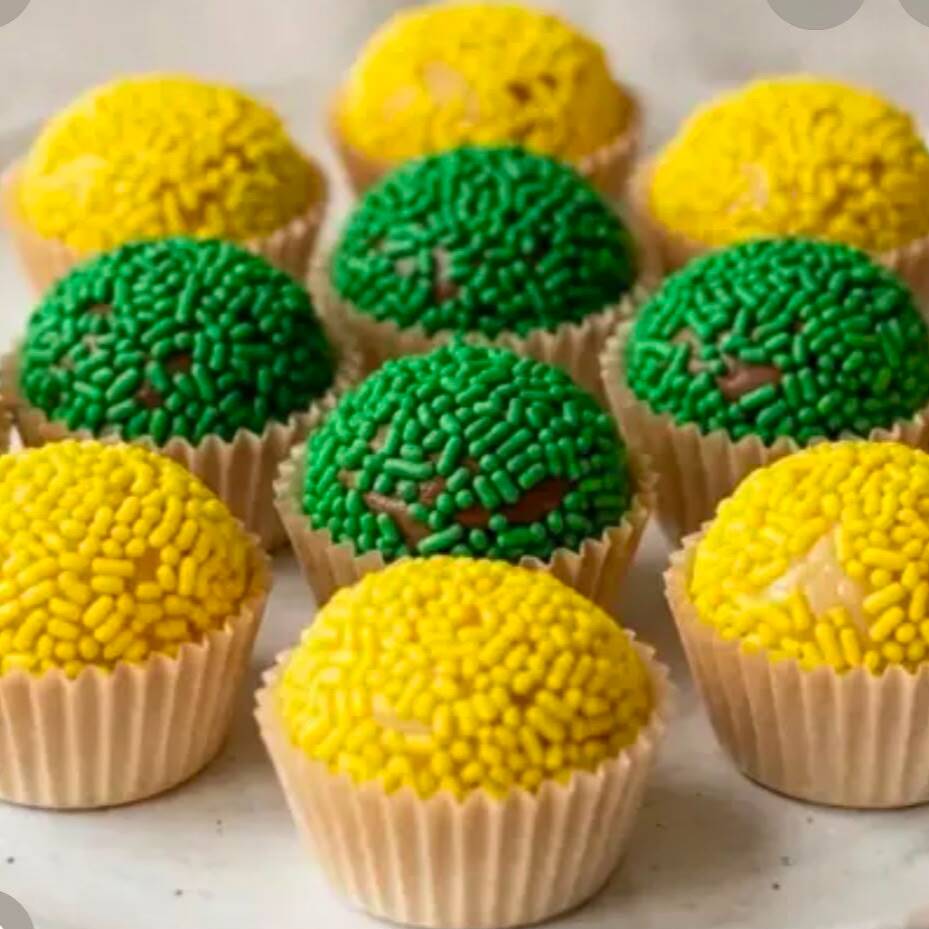 🇧🇷⚽ Escolha seu docinho preferido e venha para a torcida da sorte! 💚💛
Porque toda grande emoção merece um toque de doçura. Reúna a família, chame os amigos e torça pelo Brasil com o sabor irresistível dos docinhos da Flamy!
