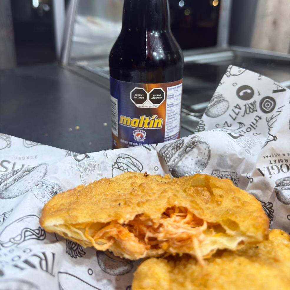 Pastelito Venezolano de Pollo
