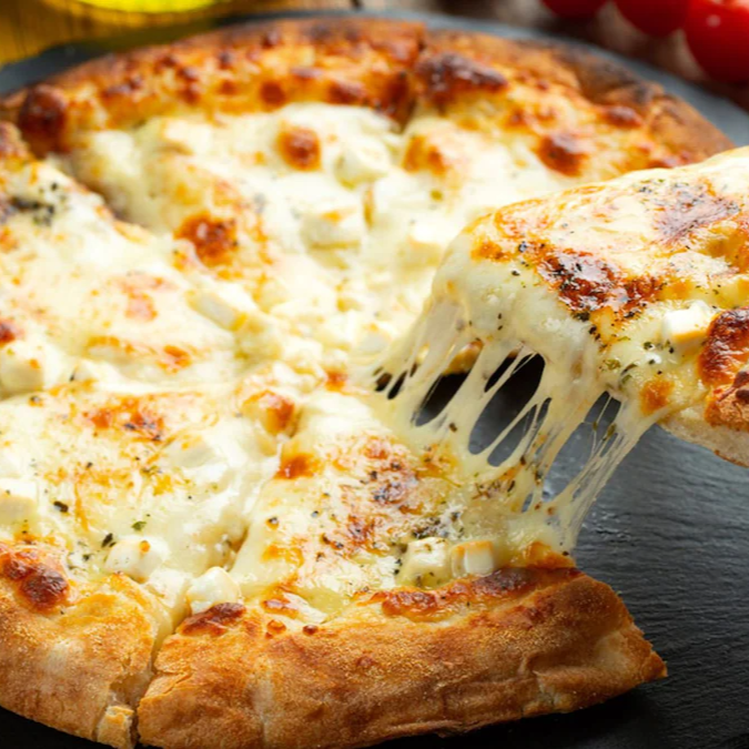pizza grande de queso mozarella