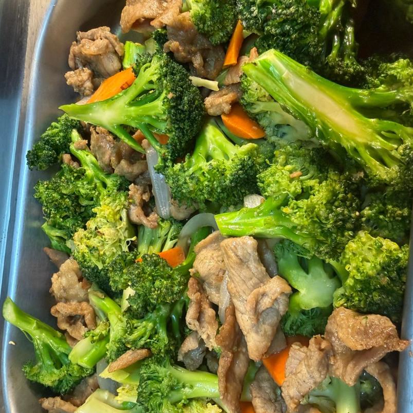 Res con Brocoli + Bebida