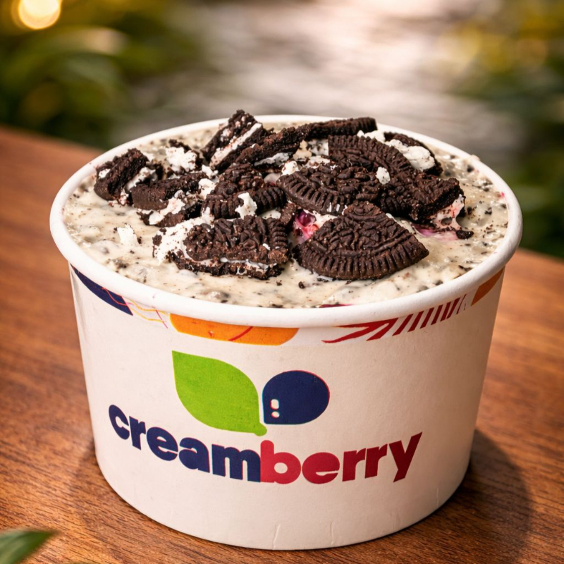 Uma explosão de sabor em cada colherada! Camadas cremosas de açai geladinho combinadas com irresistivel creme de cookies e pedaços crocantes de bolacha Oreo. Um equilibrio perfeito entre frescor, crocância e doçura