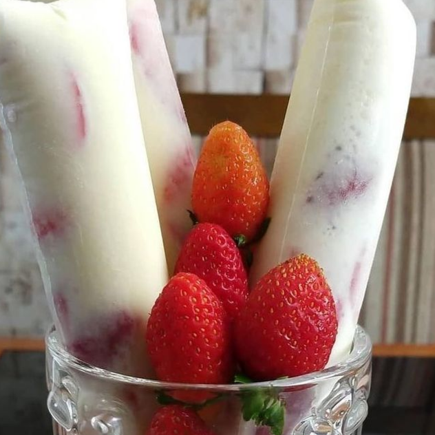 Bollo De Fresas Con crema