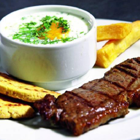Desayuno Con Carne Asada, Caldo, Arroz y Bebida