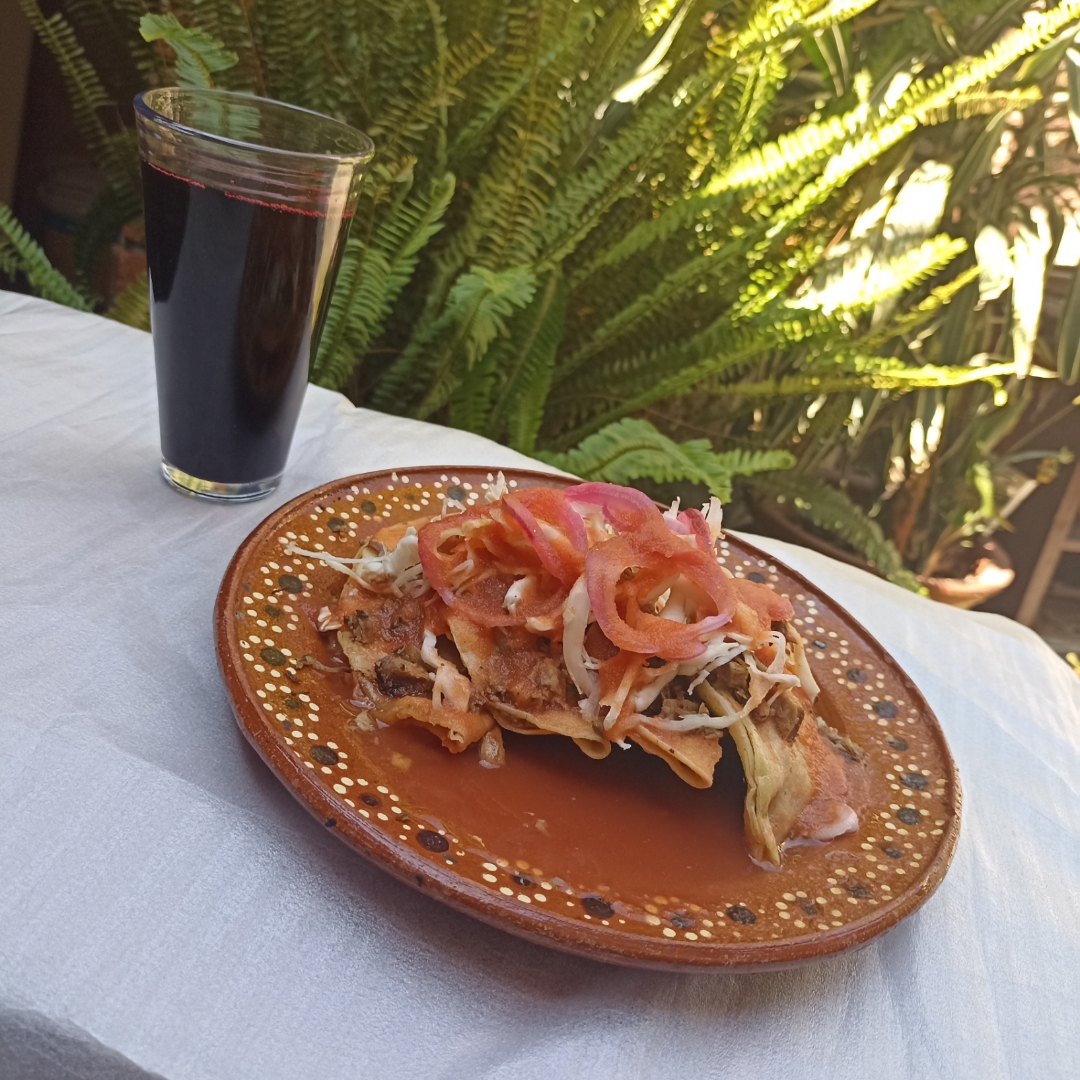 1 ORDEN 4 TACOS AHOGADOS y 1/2 DE AGUA FRESCA