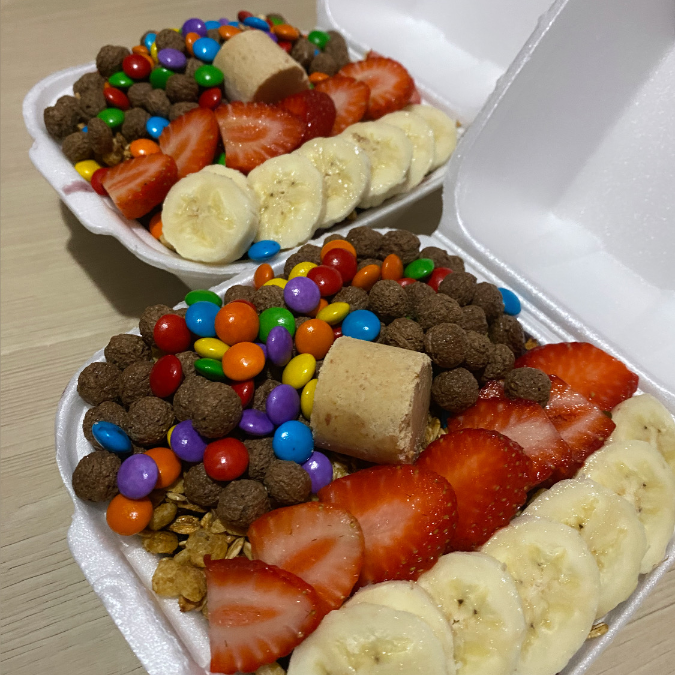✨️🔥 O queridinho da galera! Leve 2 tigelas de 300ml com MAIS toppings que a versão individual. Escolha seus 5 favoritos e aproveite o desconto exclusivo do combo.”