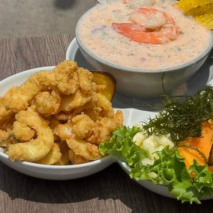 LECHE DE TIGRE CON CHICHARRÓN + CHICHA MORADA
