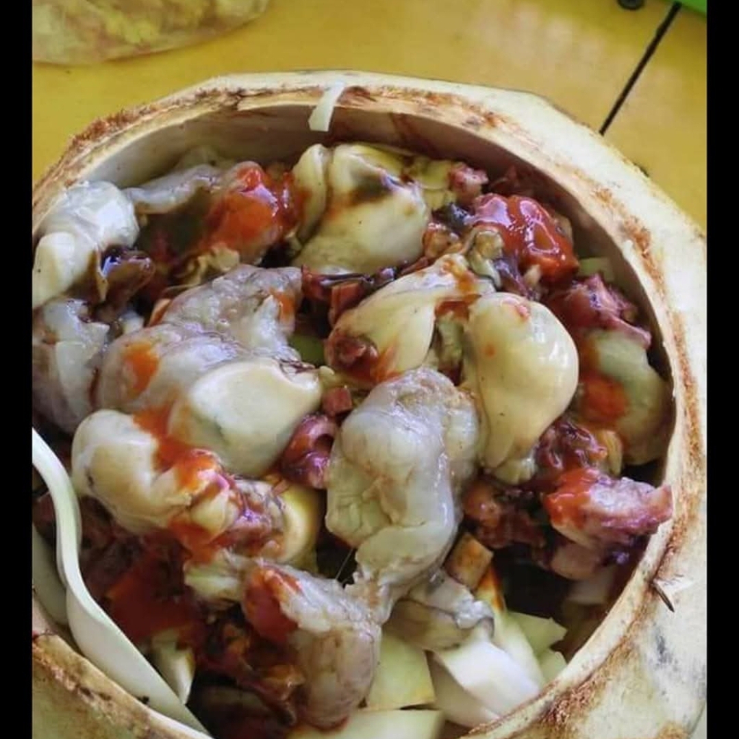 Coco con Camarón y Ostión