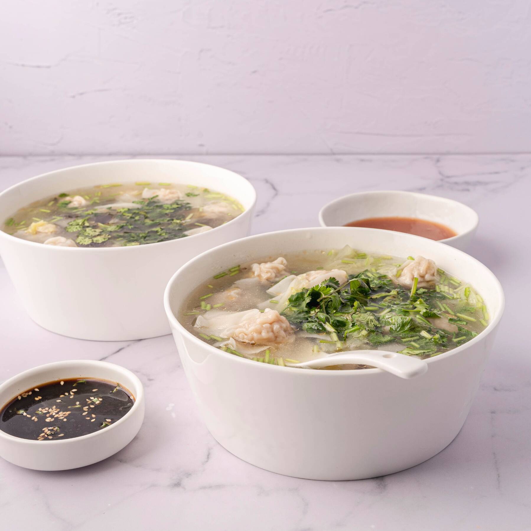 Sopa de wantan de pollo