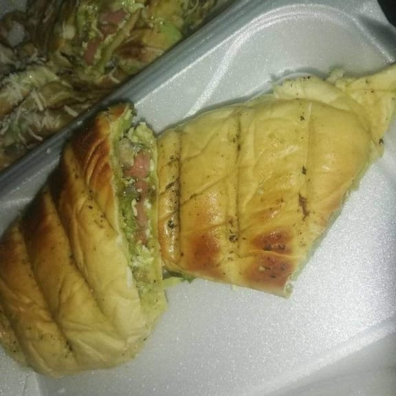 2 x 1 perro a la plancha + 2 papas francesas